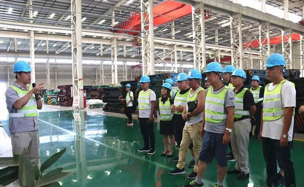 &ldquo;华菱行 汉马行&rdquo; 辽宁地区运输行业代表走进华菱星马参观交流